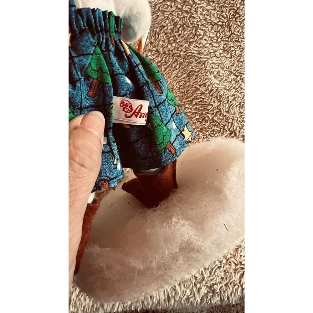 ANNALEE Doll Snow Man Candy Cane Sweeping 1998 10